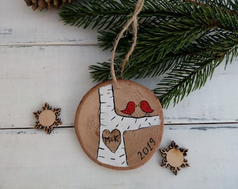 Wooden personalized ornament love birds initials heart Birch tree couples decorations 5th anniversary gift Hand painted wood slice