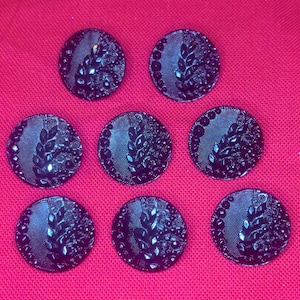 Blass glass buttons. Heather and floral design. Charmstring. Antique. Set of 8.  .5"