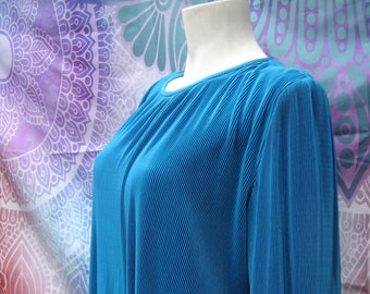 Vintage 1980's Turquoise Tiered Plisse Maxi Dress de Archa