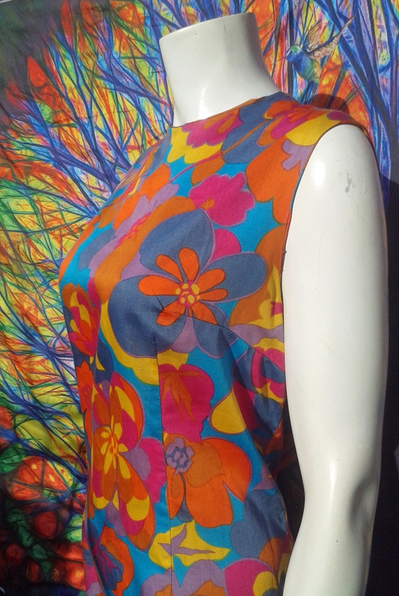 Vintage 1960s Psychedelic Flower Power Dress