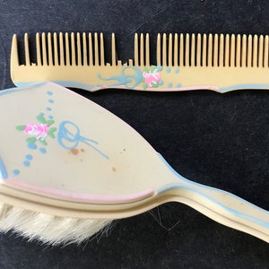 Vintage Three Baby Brushes And A Comb image 2