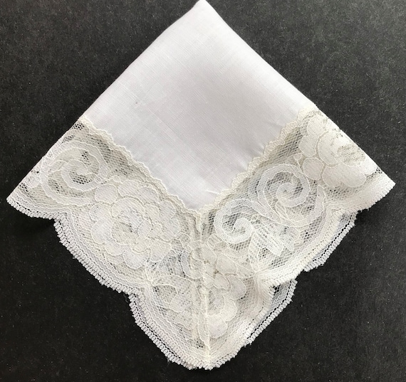 Vintage Linen And Wide Lace Handkerchief - image 5