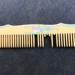 Vintage Three Baby Brushes And A Comb image 8
