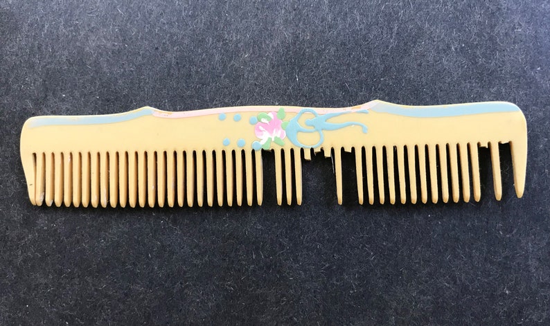 Vintage Three Baby Brushes And A Comb image 8