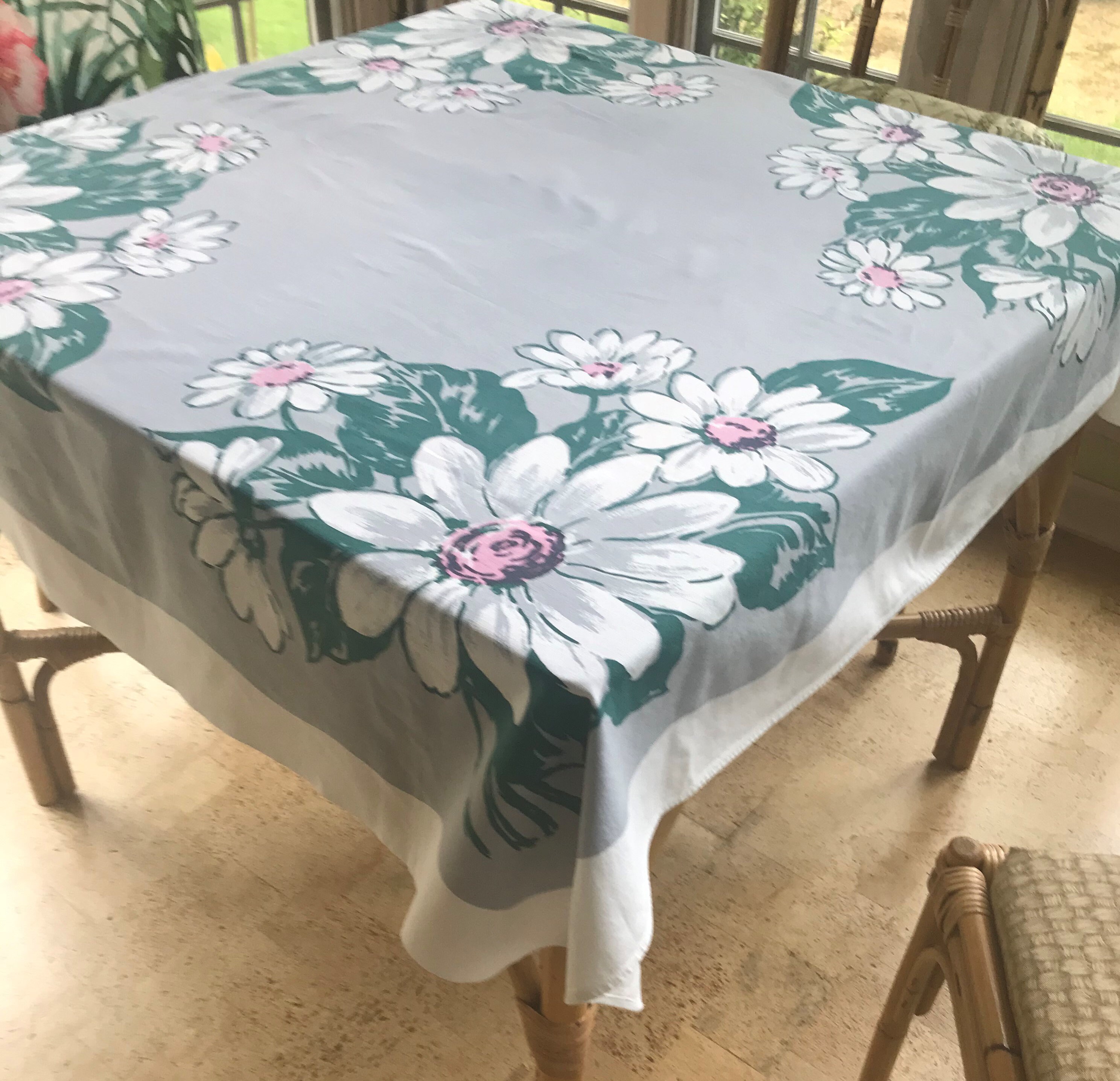 Vintage Daisies On Gray Tablecloth Etsy