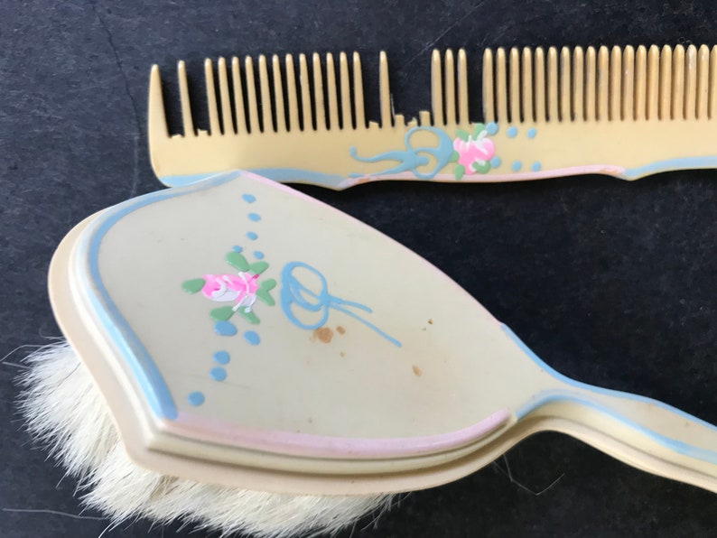Vintage Three Baby Brushes And A Comb image 3