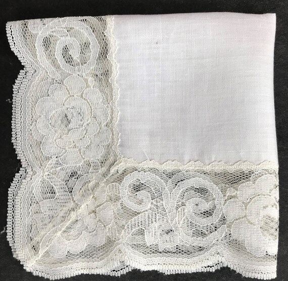 Vintage Linen And Wide Lace Handkerchief - image 4