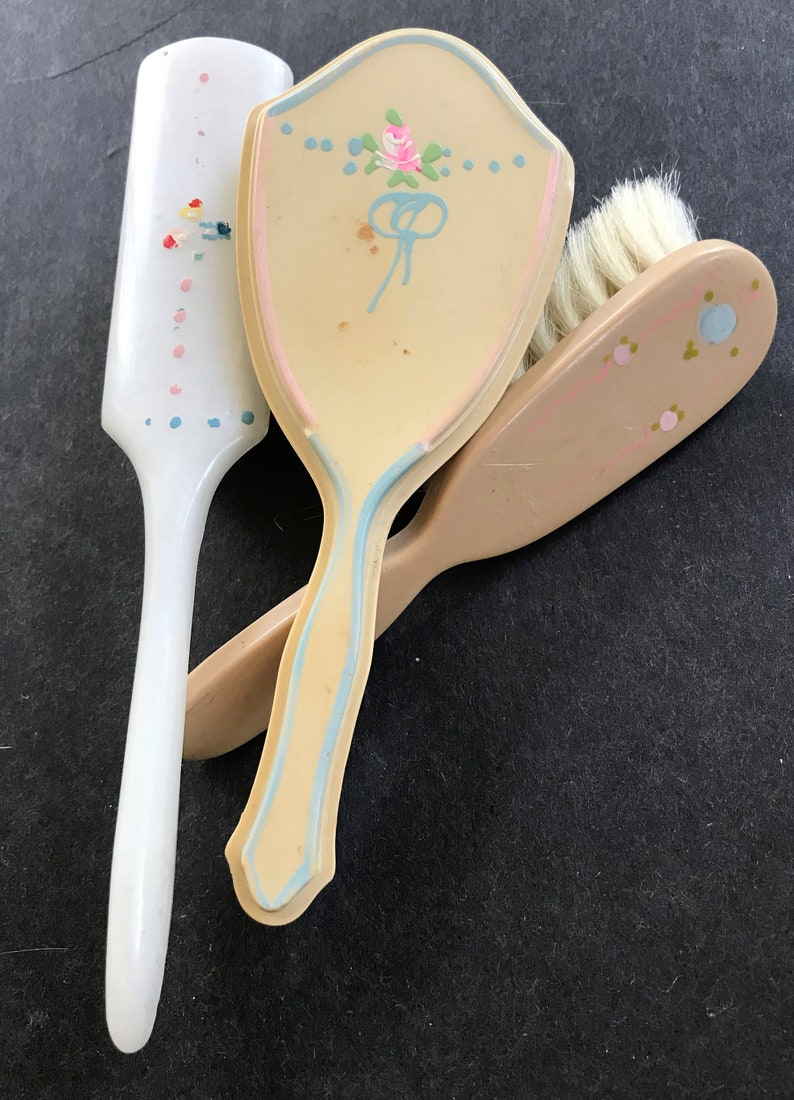 Vintage Three Baby Brushes And A Comb image 7