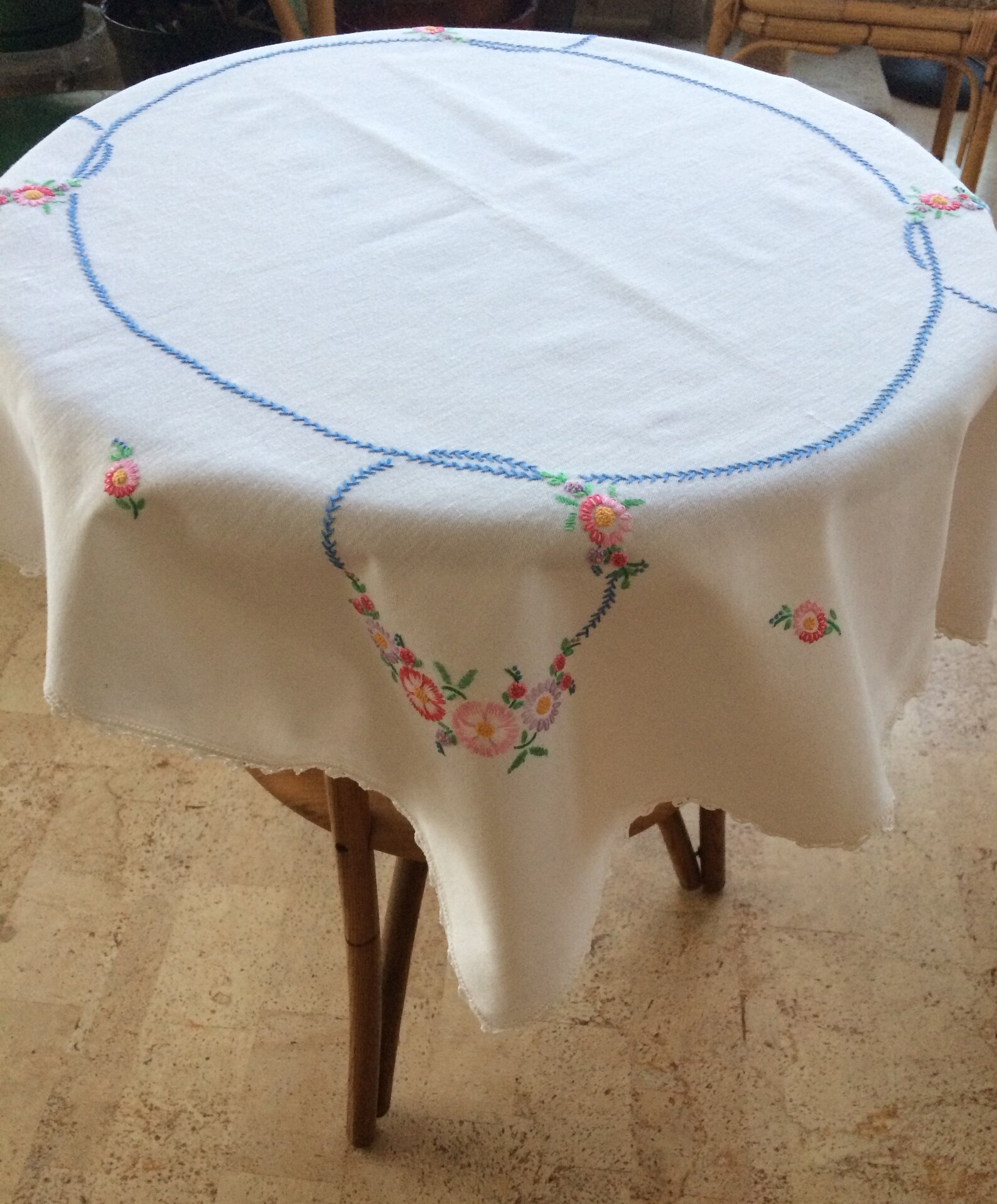Vintage bordado flores y azul círculos mantel | Etsy