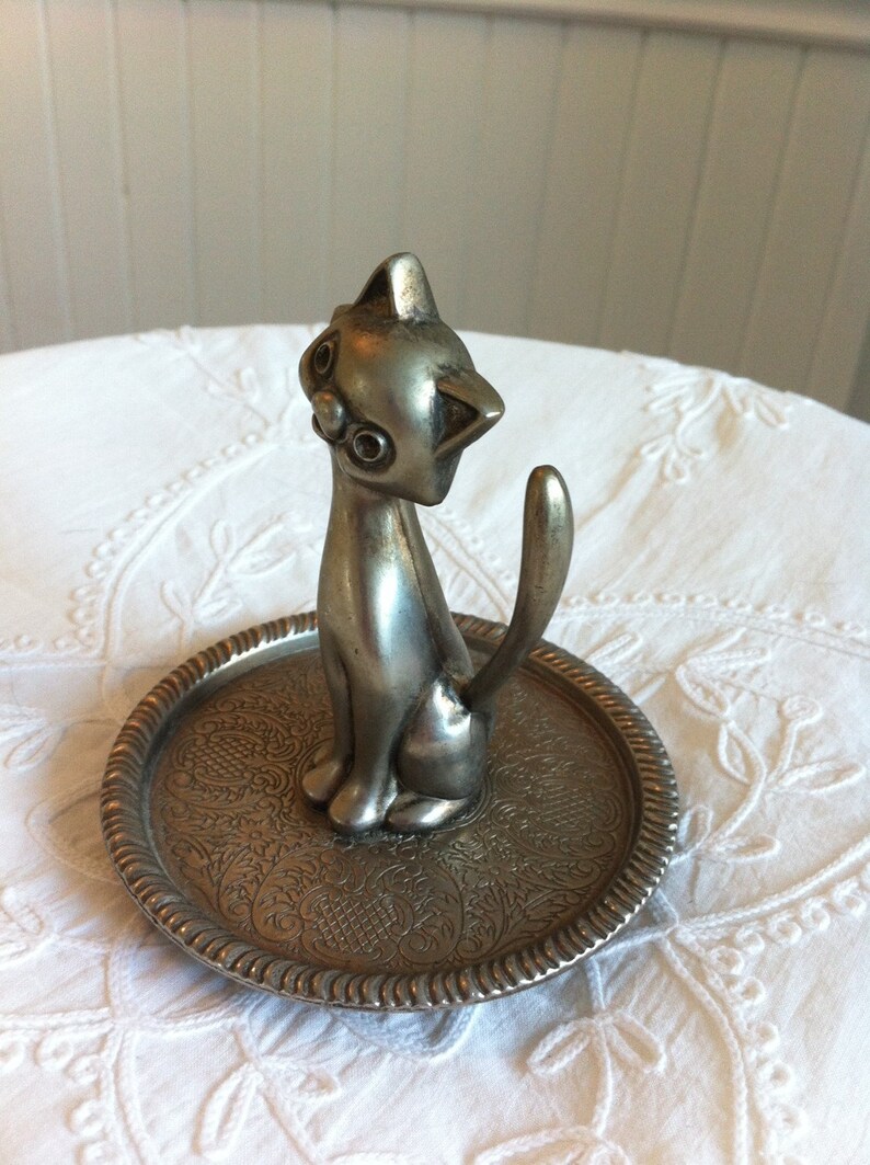 Sitting Kitty Cat Vintage Ring Tree GB EP Zinc Alloy Silver Stamped Permanetly Attached to Decorative Tray Jewelry Tray Holder