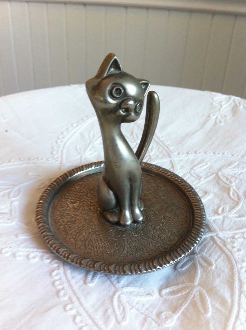 Sitting Kitty Cat Vintage Ring Tree GB EP Zinc Alloy Silver Stamped Permanetly Attached to Decorative Tray Jewelry Tray Holder