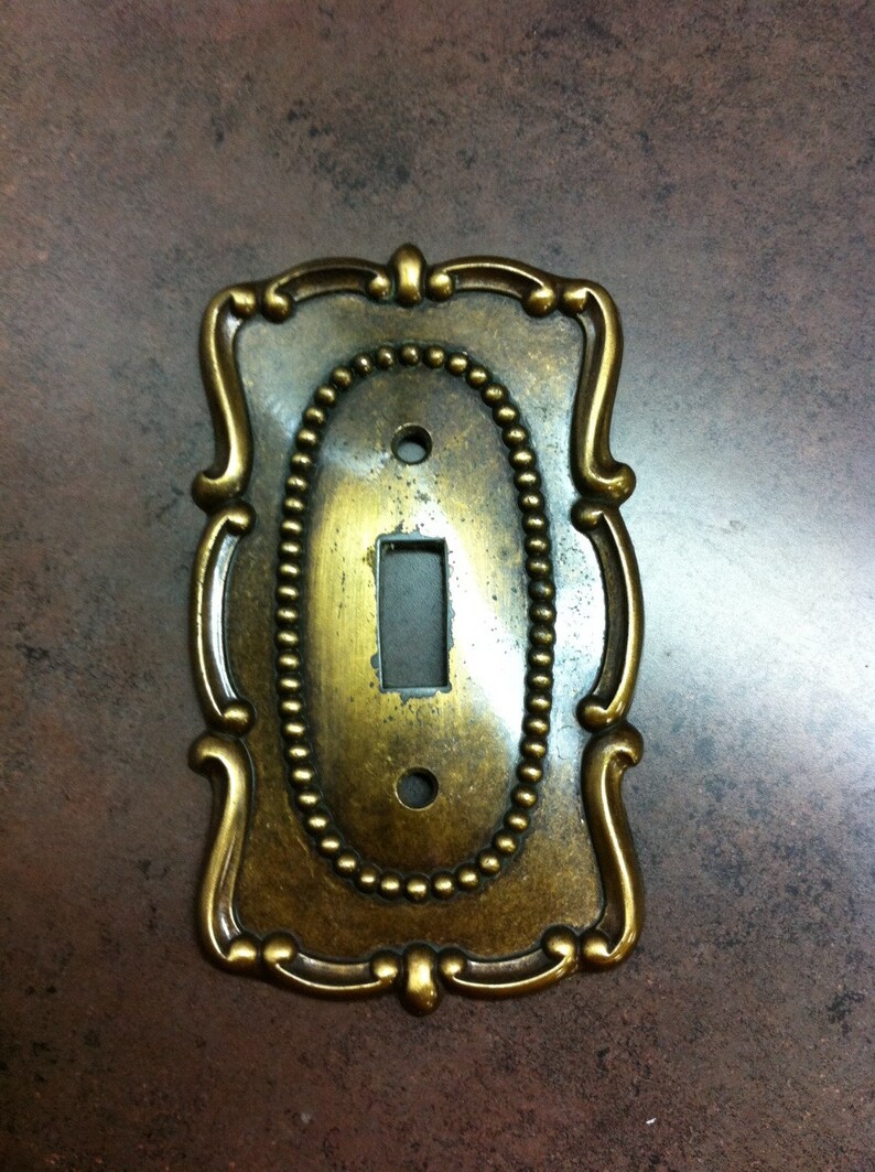 AMEROCK BONAVENTURE ANTIQUE WHITE DOUBLE SWITCH PLATE COVER