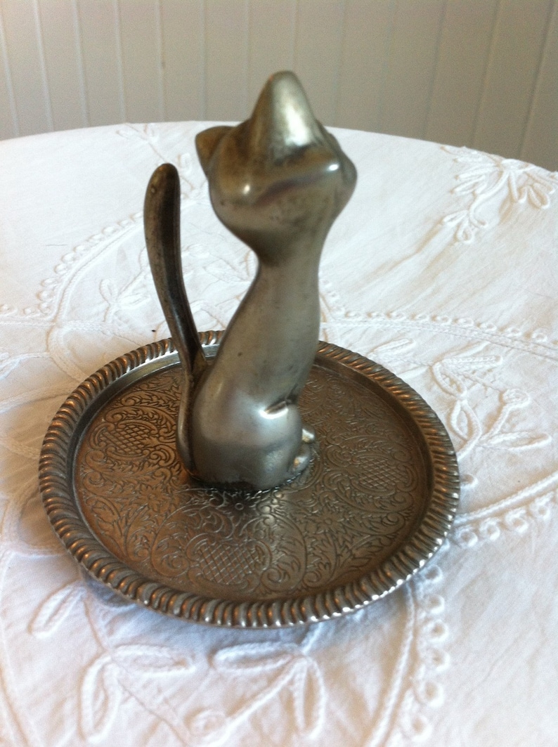 Sitting Kitty Cat Vintage Ring Tree GB EP Zinc Alloy Silver Stamped Permanetly Attached to Decorative Tray Jewelry Tray Holder