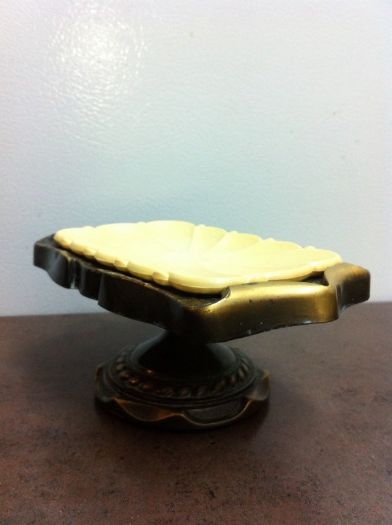 Vintage Amerock Carriage House Pedestal Soap Dish Bronze Retro Bath Decor 1970/'s