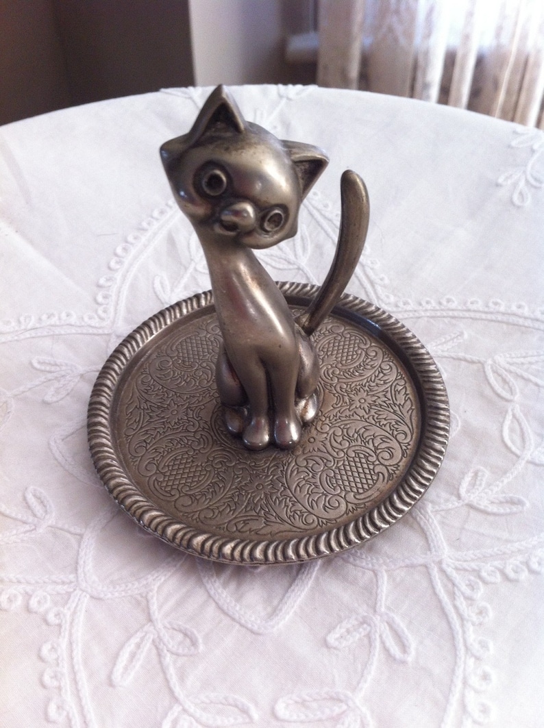 Sitting Kitty Cat Vintage Ring Tree GB EP Zinc Alloy Silver Stamped Permanetly Attached to Decorative Tray Jewelry Tray Holder