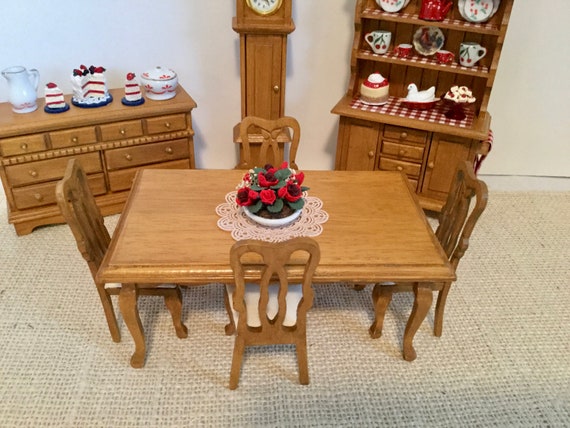Dolls House Light Oak Round Table /& Chairs Miniature Dining Room Furniture Set