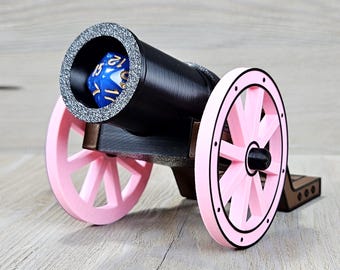 Würfelwerfer – D&D Würfelroller, Dungeons & Dragons Geschenk, optionale Tragekiste – Rosa
