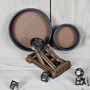 Bijpassende dobbelsteenkatapult en dobbelsteenlade BUNDEL- Kies je kleur- Niet storen dobbelsteenroller - medeplichtige tafelblad- Dungeons and Dragons cadeau-bruin