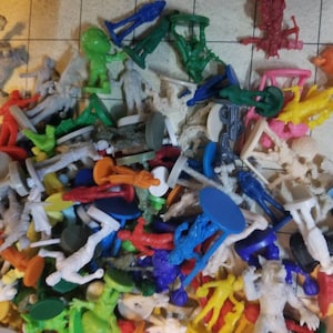 10 pc Monsters RPG D&D figures 1/72 scale
