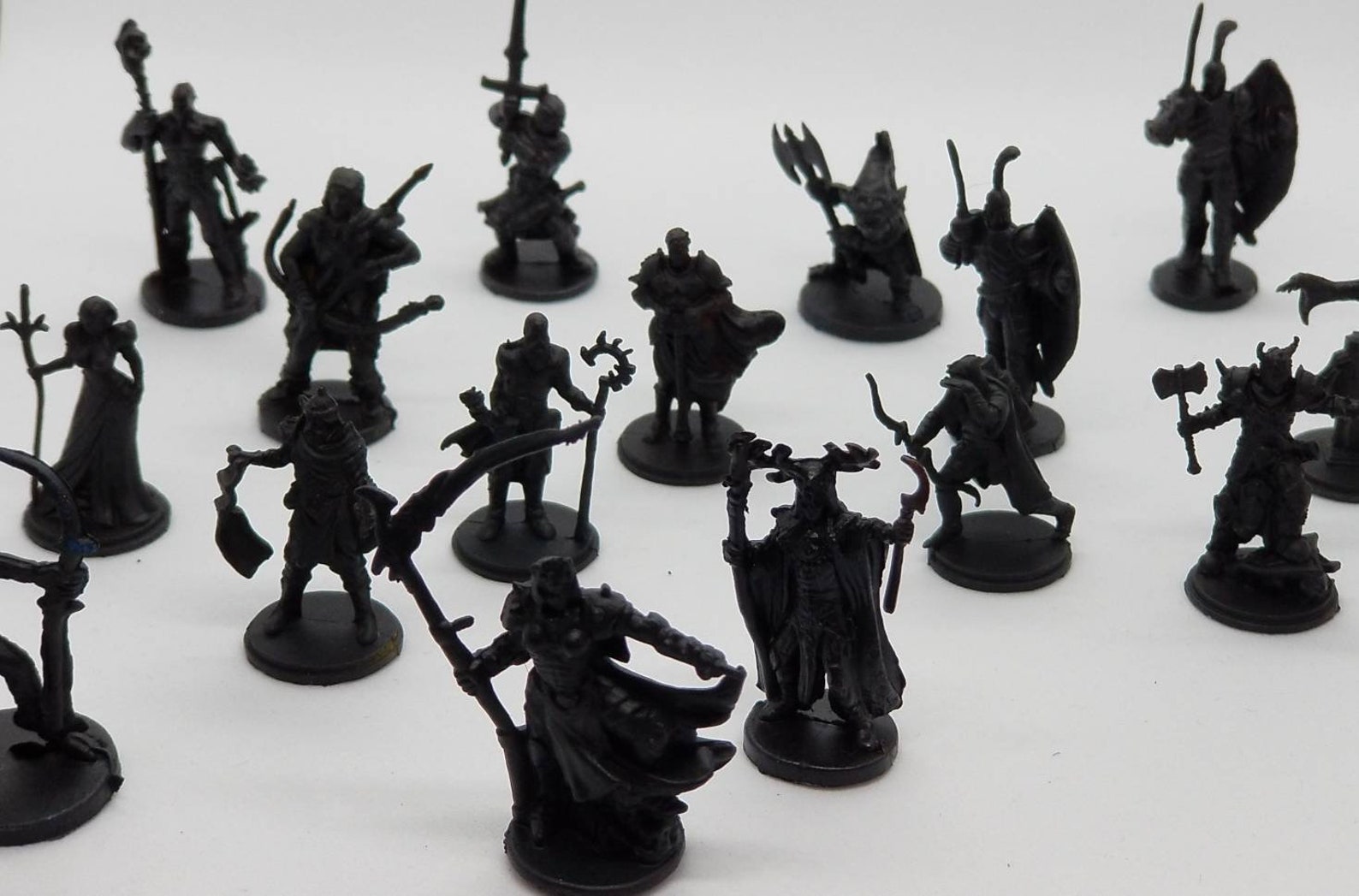 20 Pc Dungeons and Dragons Miniatures Primed Black 1/72 Scale Etsy