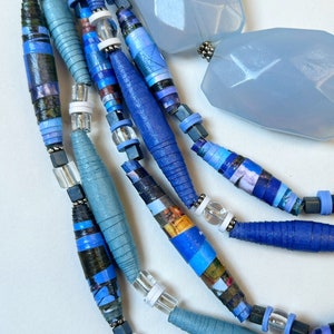 Blue and Silver Layering Statement Necklace, Trendy Paper Bead Jewelry, Multistrand Colorful Bead Necklace, Sustainable Jewelry, Necklace afbeelding 5