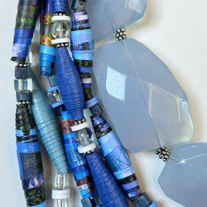 Blue and Silver Layering Statement Necklace, Trendy Paper Bead Jewelry, Multistrand Colorful Bead Necklace, Sustainable Jewelry, Necklace afbeelding 7