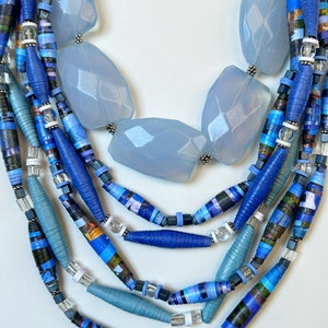 Blue and Silver Layering Statement Necklace, Trendy Paper Bead Jewelry, Multistrand Colorful Bead Necklace, Sustainable Jewelry, Necklace afbeelding 6