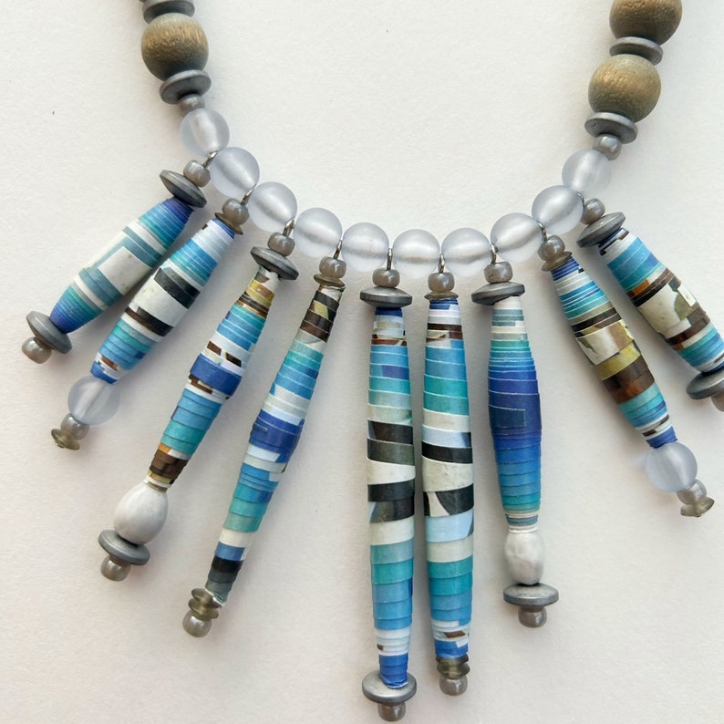Blue and Silver Single Strand Necklace, Paper Bead Statement Necklace, Colorful Bead Jewelry, Lightweight Necklace, Eco-Friendly Jewelry afbeelding 2