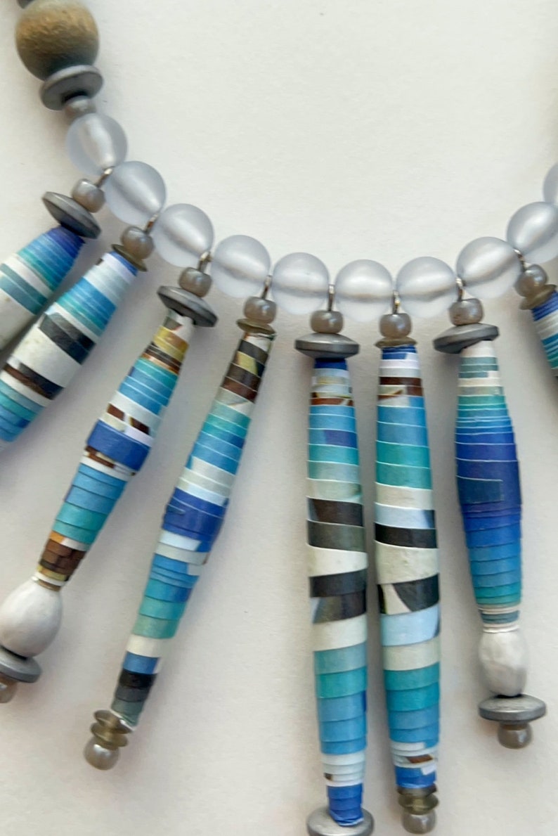 Blue and Silver Single Strand Necklace, Paper Bead Statement Necklace, Colorful Bead Jewelry, Lightweight Necklace, Eco-Friendly Jewelry afbeelding 4