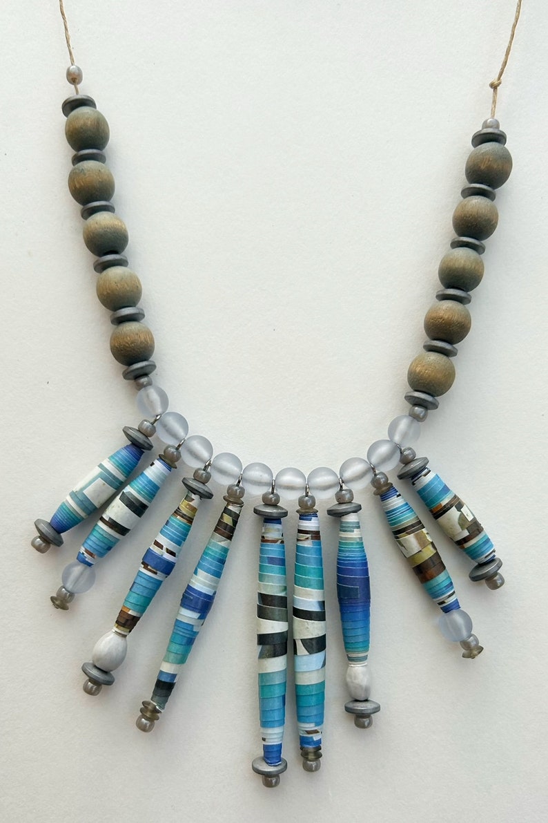 Blue and Silver Single Strand Necklace, Paper Bead Statement Necklace, Colorful Bead Jewelry, Lightweight Necklace, Eco-Friendly Jewelry afbeelding 6