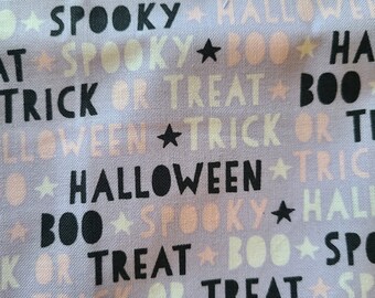 紫のライラック色のハロウィン不気味なシュシュまたはヘッドバンド