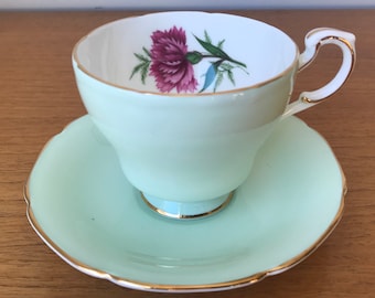 Tasse et soucoupe à thé vert menthe Parangon, Tasse à thé et soucoupe en porcelaine fine os rose oeillet rose