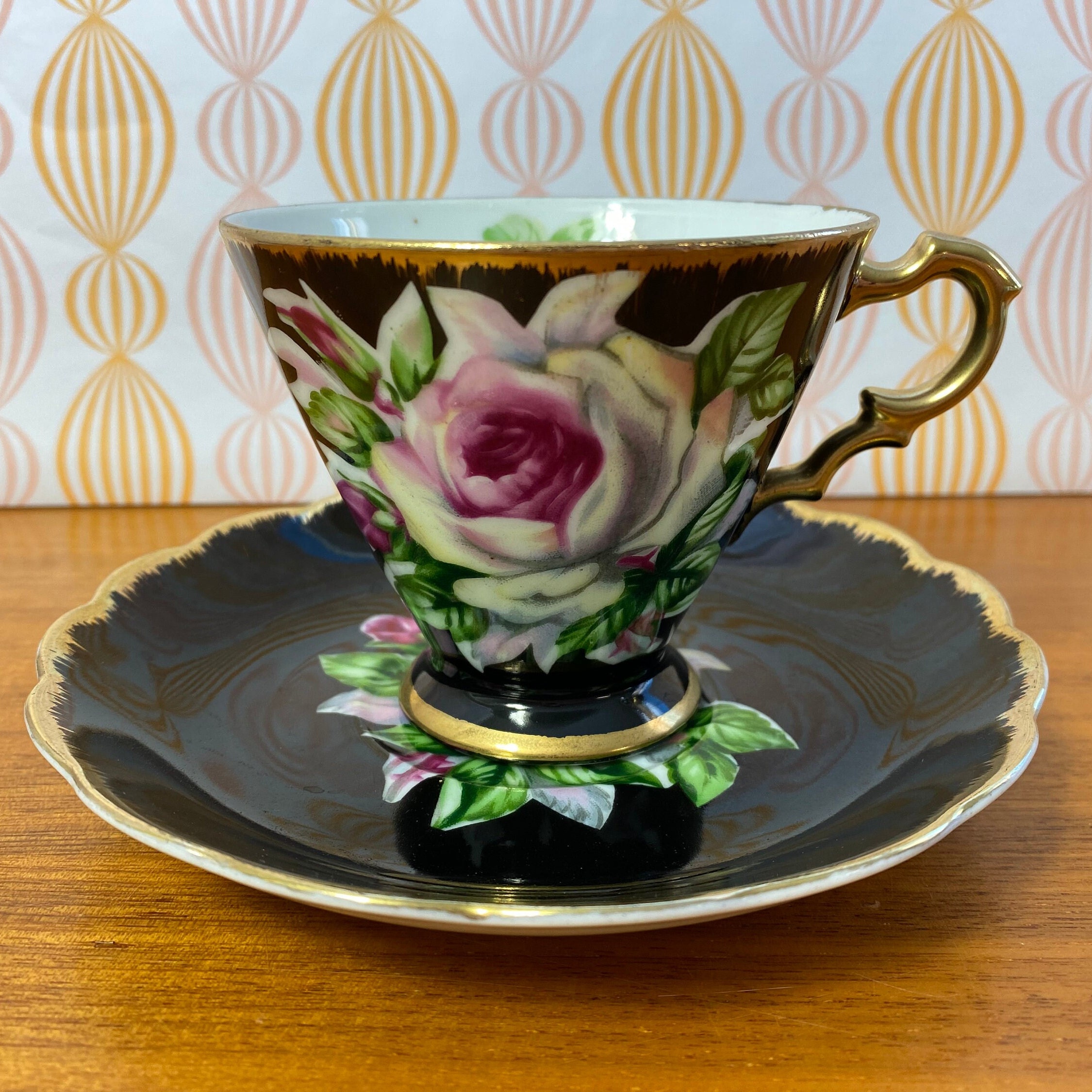 サマーセール ミニグランド バンドル Japan Saji Saucer, and Cup Tea Black Hand Roses Painted 工芸品