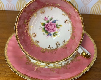 Tasse à thé et soucoupe rose vintage Aynsley, tasse à thé et soucoupe rose rose, porcelaine tendre, superposition de tourbillons d'or anglais floral Tea Party