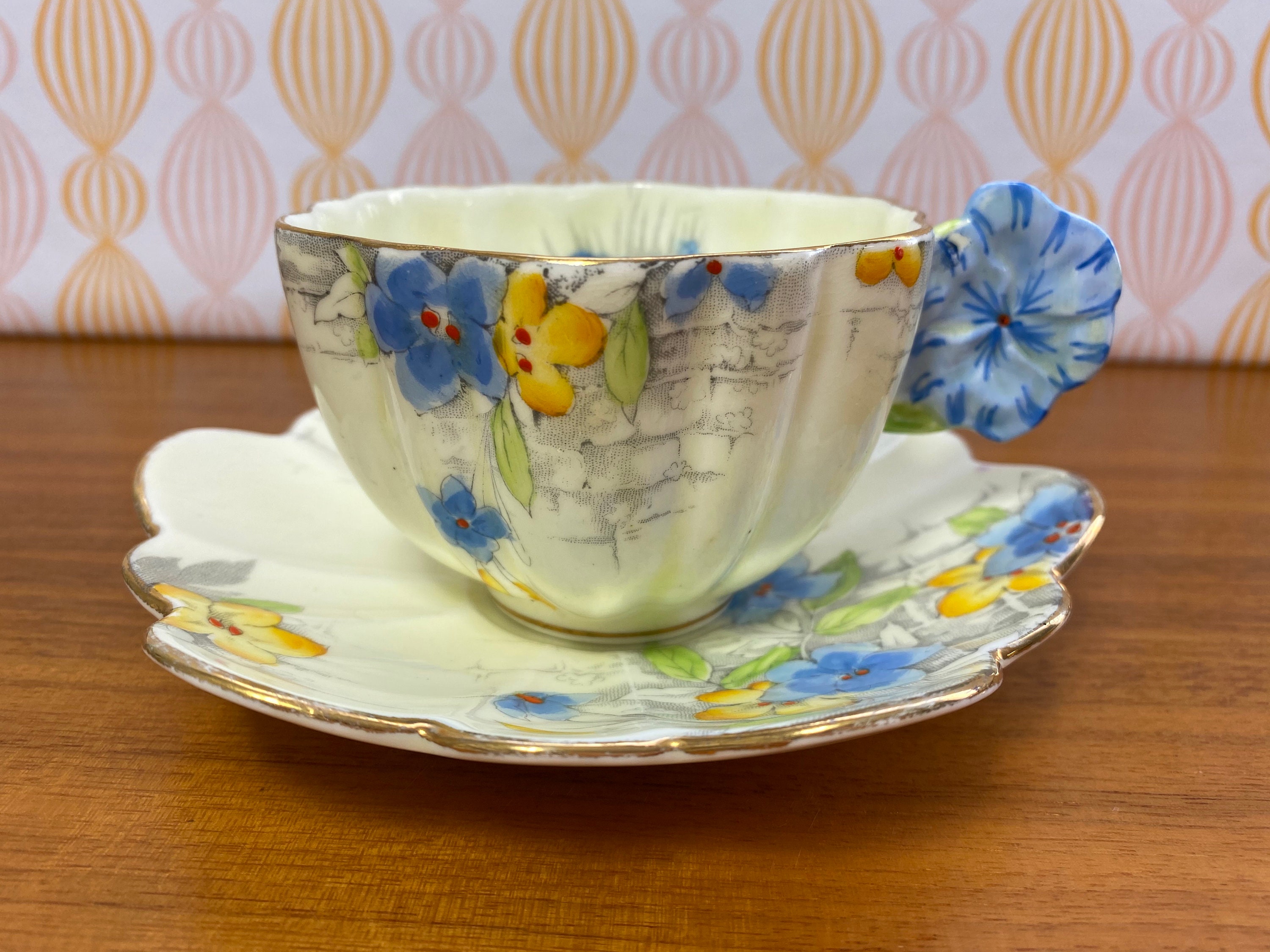 フラワーハンドル トリオ Melba Bone China – ラブアンティーク