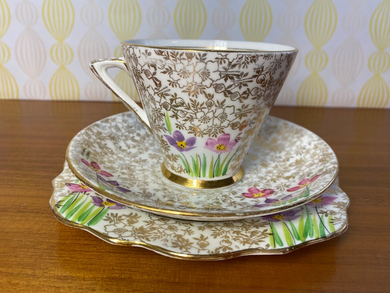 Gold Floral Chintz Phoenix China Tea Cup Trio sold as is image 2