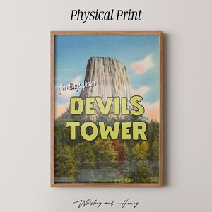 Impressão física | Saudações da Torre do Diabo | Pôster de cartão postal vintage | Arte da Torre do Diabo | Arte de viagem vintage | Arte retrô