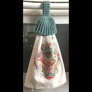 The Modern Towel Topper