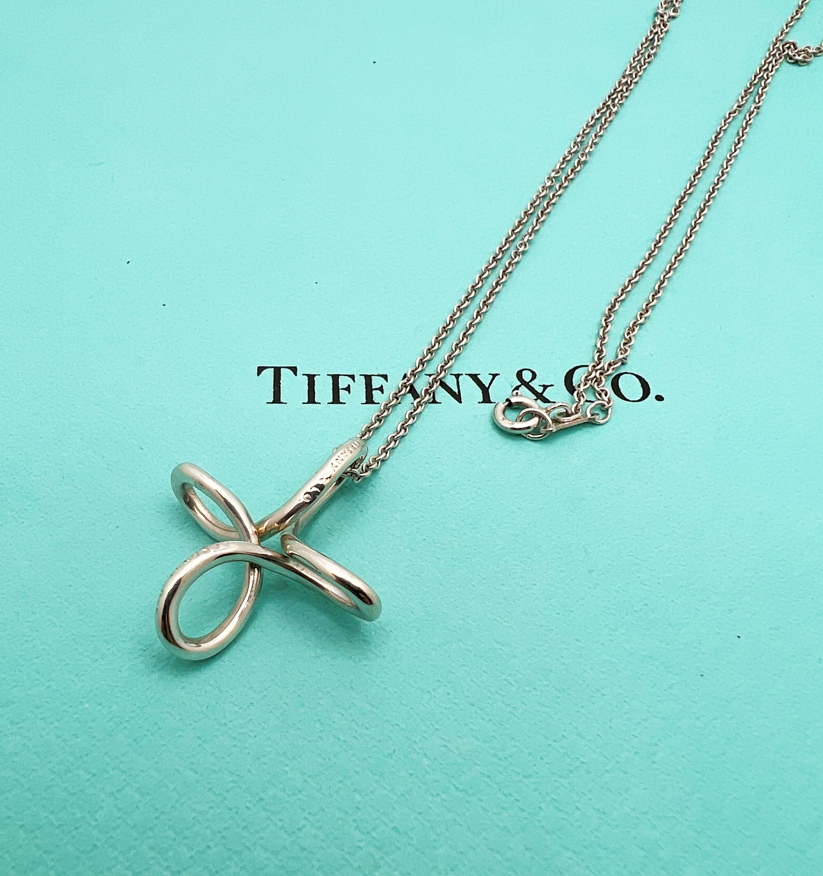 【Tiffany & Co】Elsa Peretti Cross ペンダント Elsa Peretti® cross pendant in sterling silver, 14 mm wide