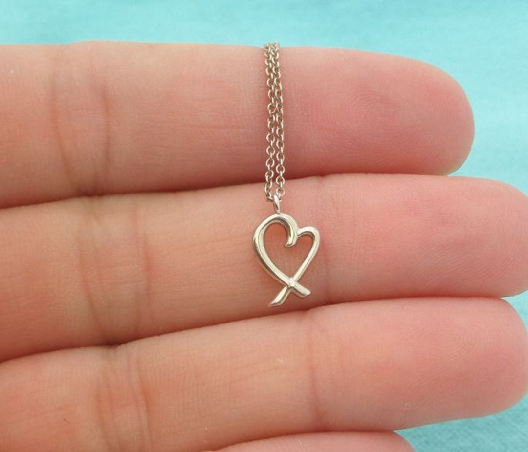 Rare Dainty Tiffany Paloma Picasso Loving Heart Mini Pendant Rare Dainty Tiffany Paloma Picasso Loving Heart Mini Pendant