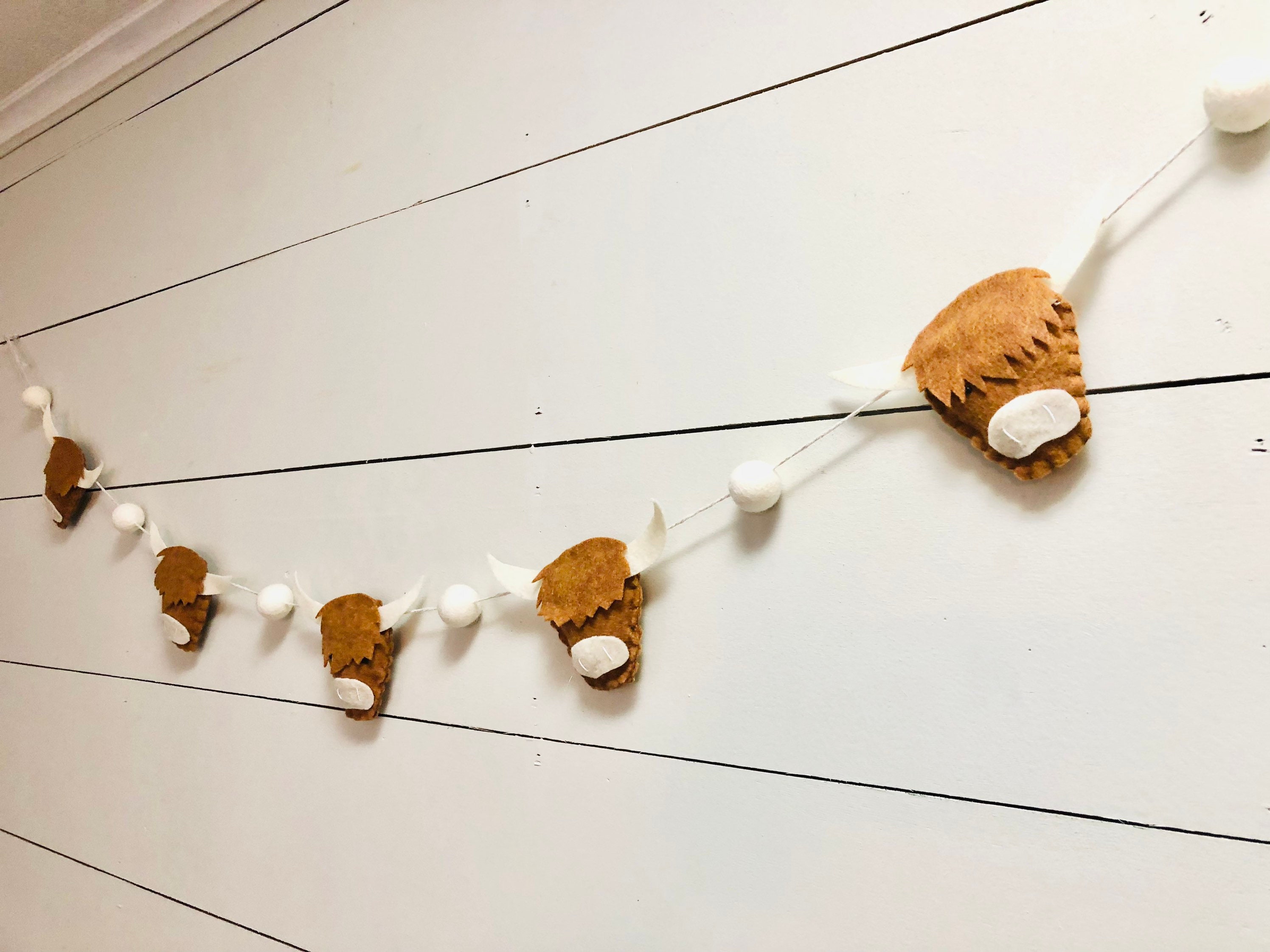 Highland Cow and Wool Garland, Cattle Farm Country Theme Banner, Baby Shower Kids Room Decor, Highland Cow Decor, Southern Cow Farm Theme