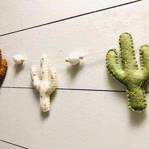 Ghirlanda di cactus Saguaro, semplice decorazione con striscione in stile sud-ovest con cactus, ghirlanda di cactus personalizzata, decorazioni per la cameretta dei bambini, ghirlanda di lana con cactus Fiesta