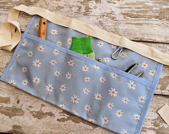 Waterproof Gardening Apron, Daisies Pale Blue, Teacher Apron with Pockets