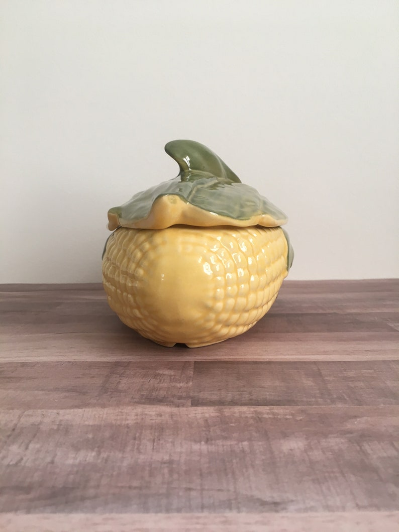 vintage shawnee pottery corn king casserole serving dish