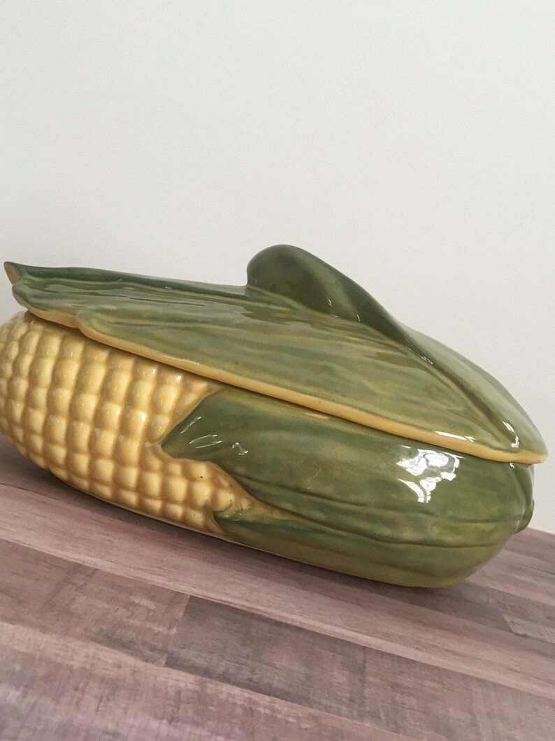 vintage shawnee pottery corn king casserole serving dish