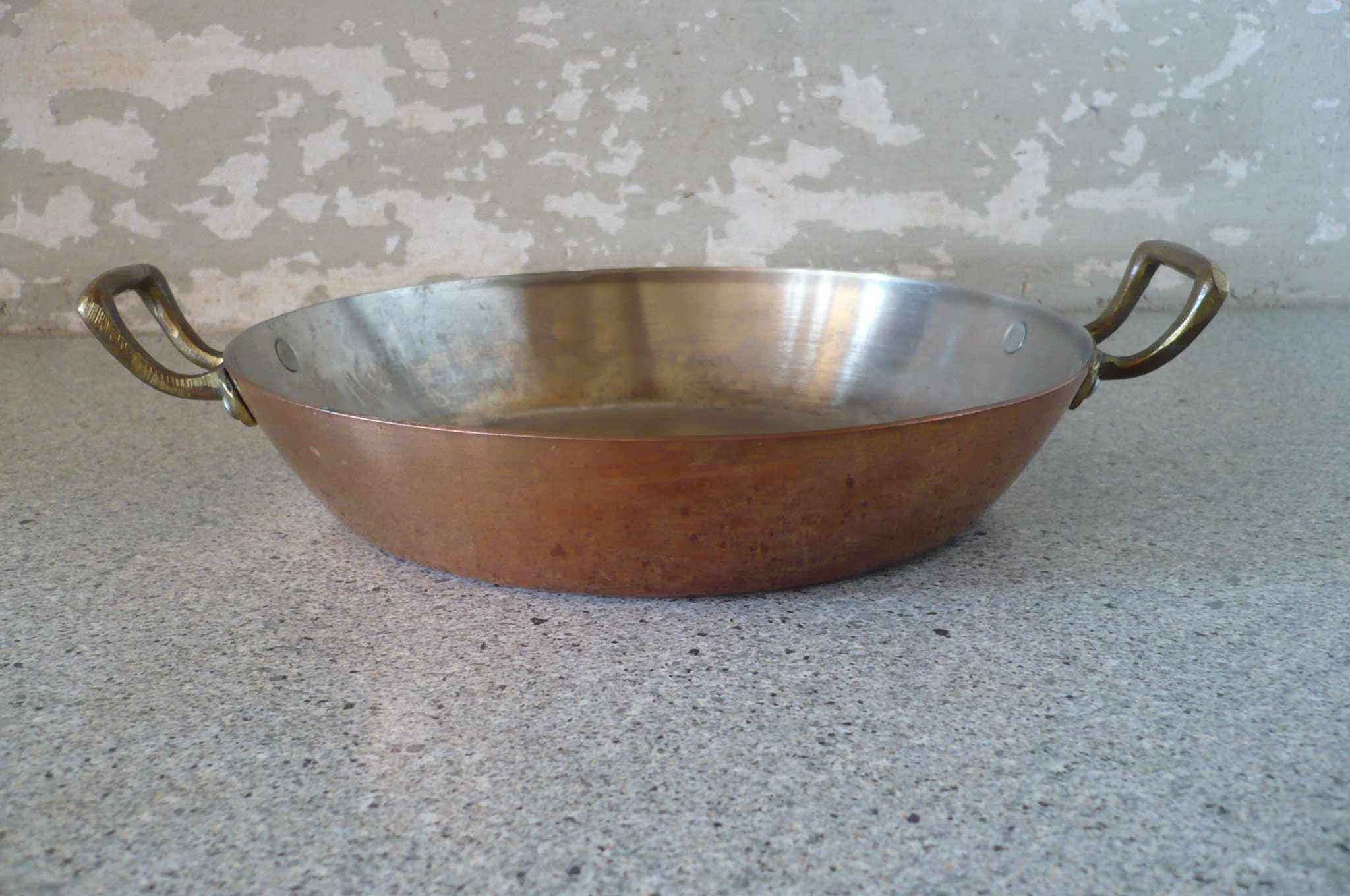 poêle en cuivre vintage, étamée à l'intérieur, fabriquée france