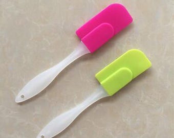 set of 2pcs small Silicone Scraper Cream Scraper Handmade Soap Bubble Scraper diy crafts tools baking kitchen supplies