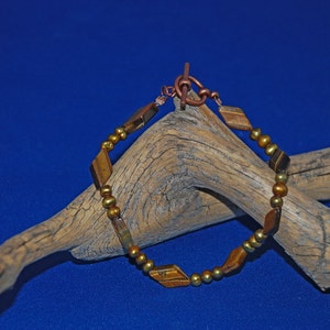 Tiger&#39;s Eye and Fresh Water Pear Bracelet