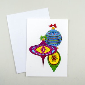 Biglietto d'auguri di metà secolo con tre ornamenti, biglietto di Natale retrò, biglietto di auguri per le vacanze invernali