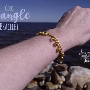 Gold Dangle Bracelet, Hypoallergenic 18K Chic Curb Chain Jewelry, Versatile Accessory for Casual or Formal, Elegant Gift for Her